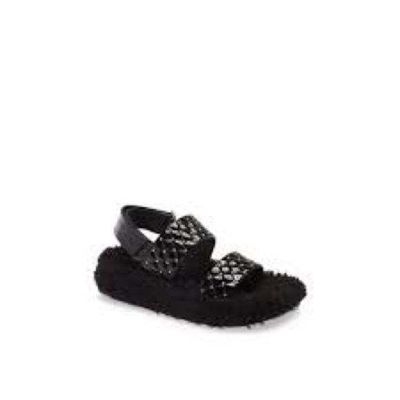 NWOT JEFFREY CAMPBELL Ardeman Sandal Black Sherpa Slide Quilted Gold Detail (7) - Picture 1 of 5